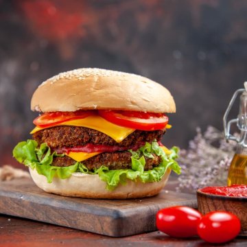 Бургер из курицы на углях