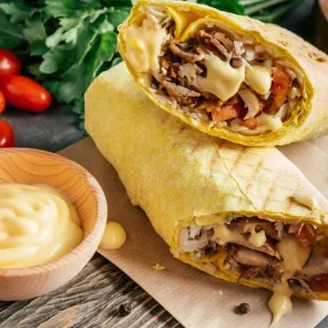 Сырная шаурма на углях